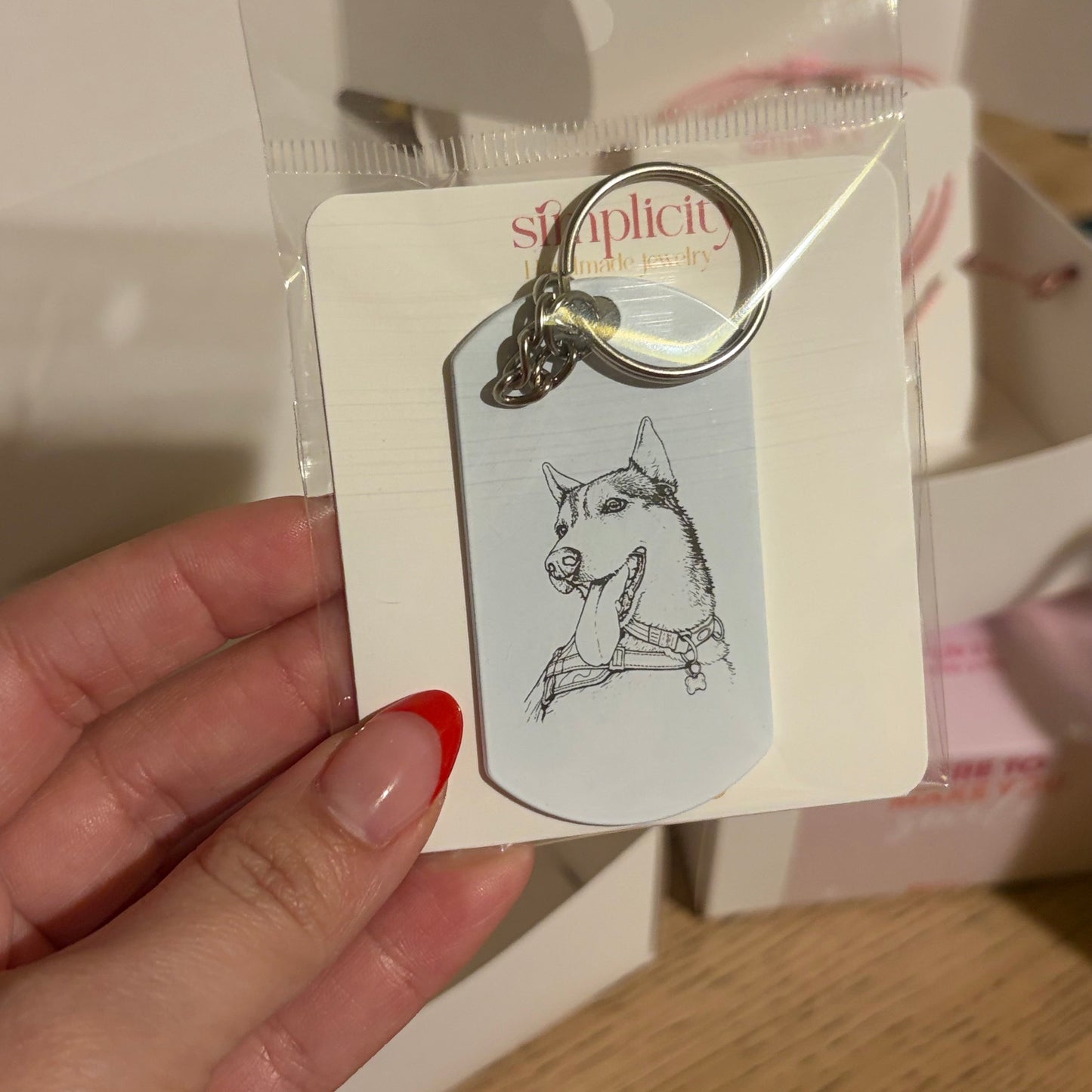 Llavero de acero blanco