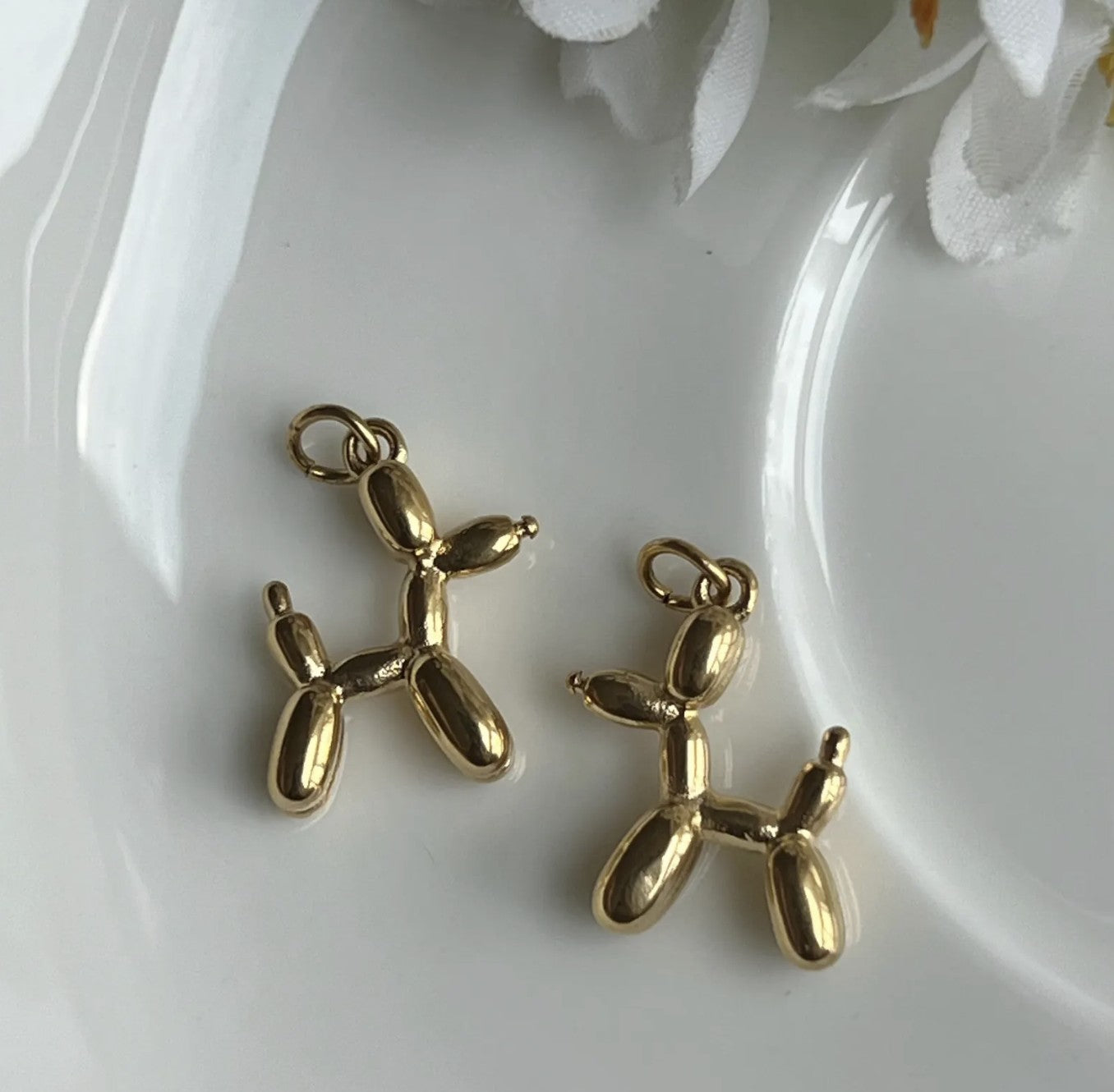 Balloon dog charm