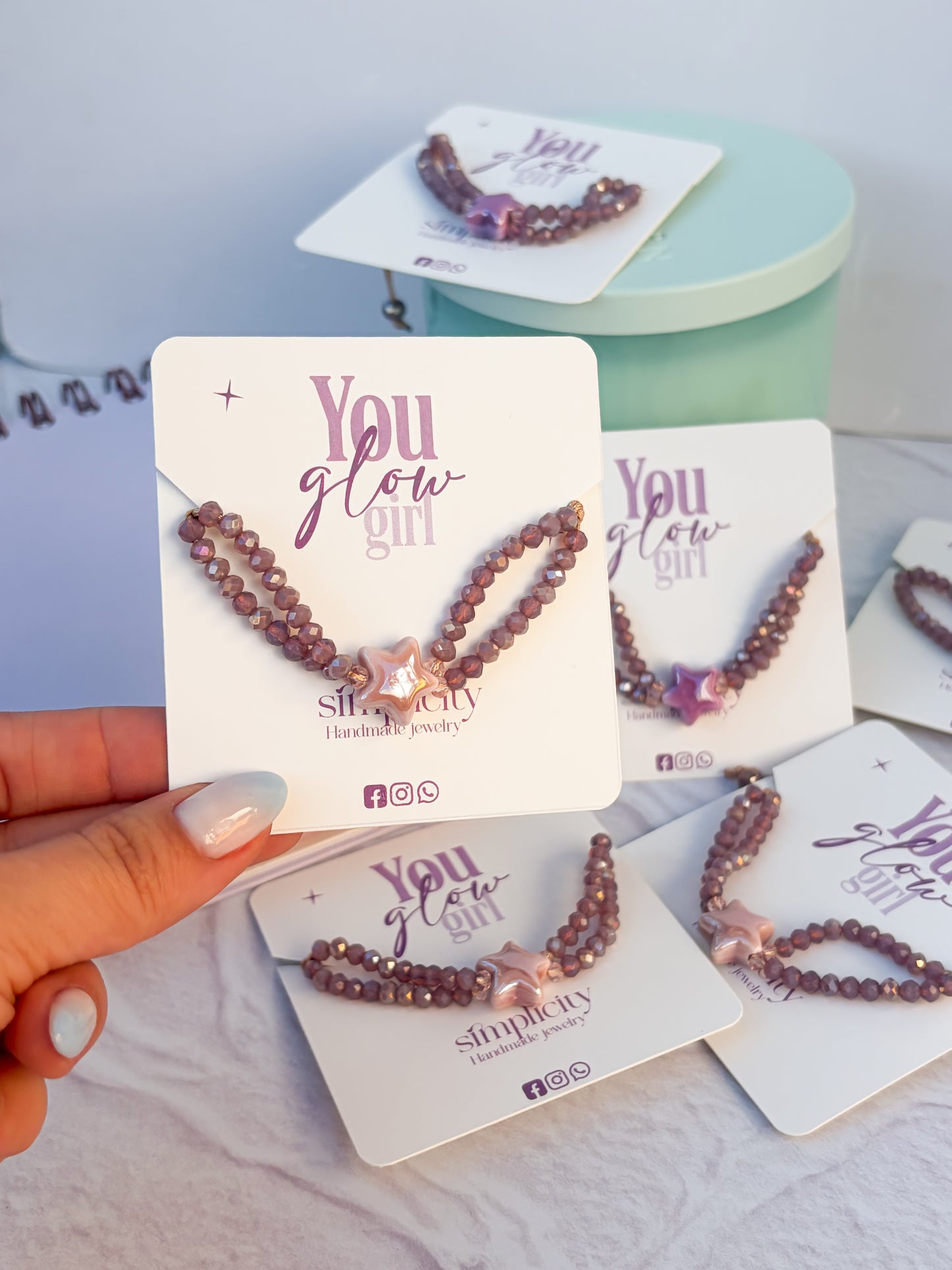 You glow bracelet 💜