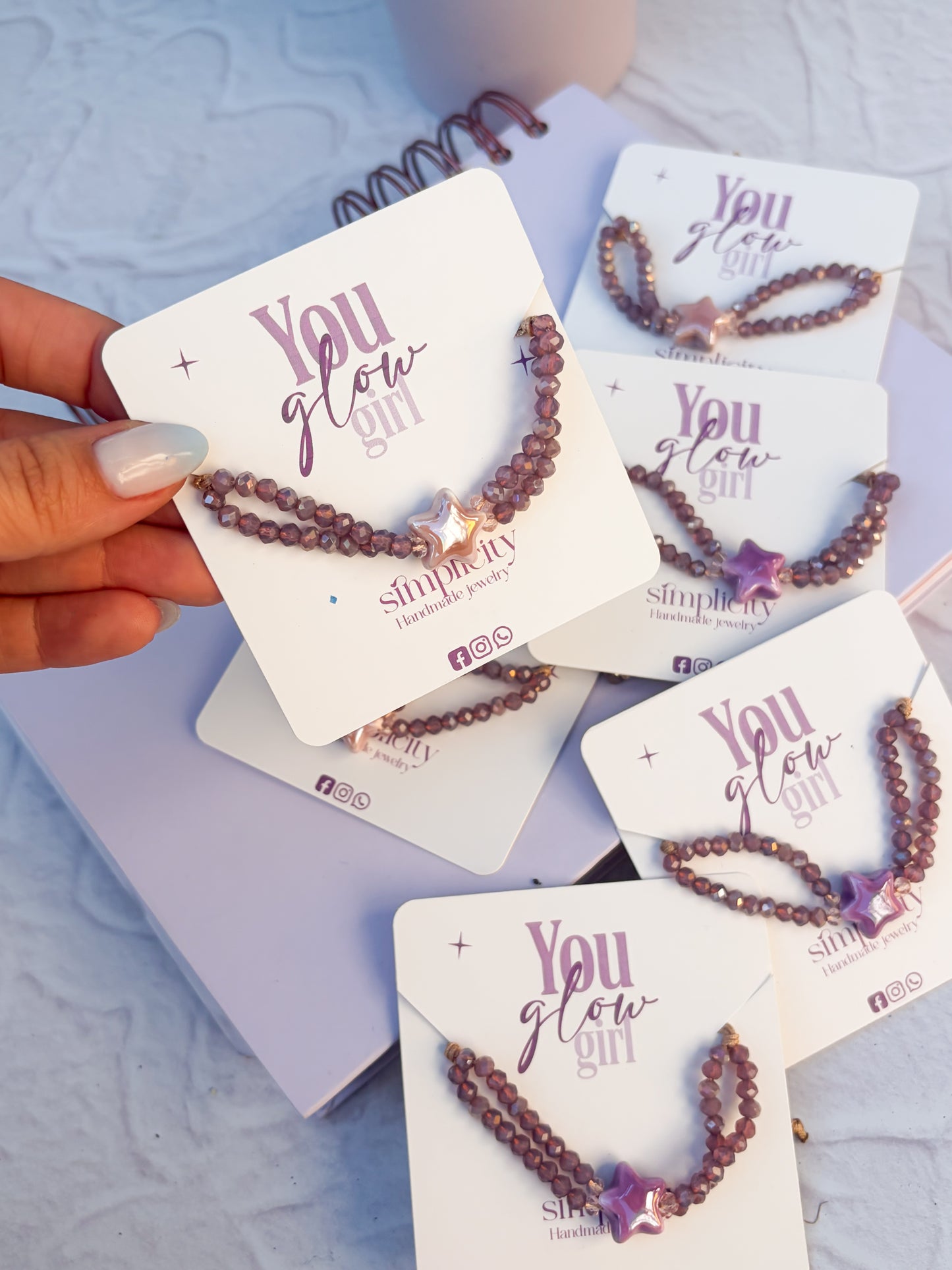 You glow bracelet 💜