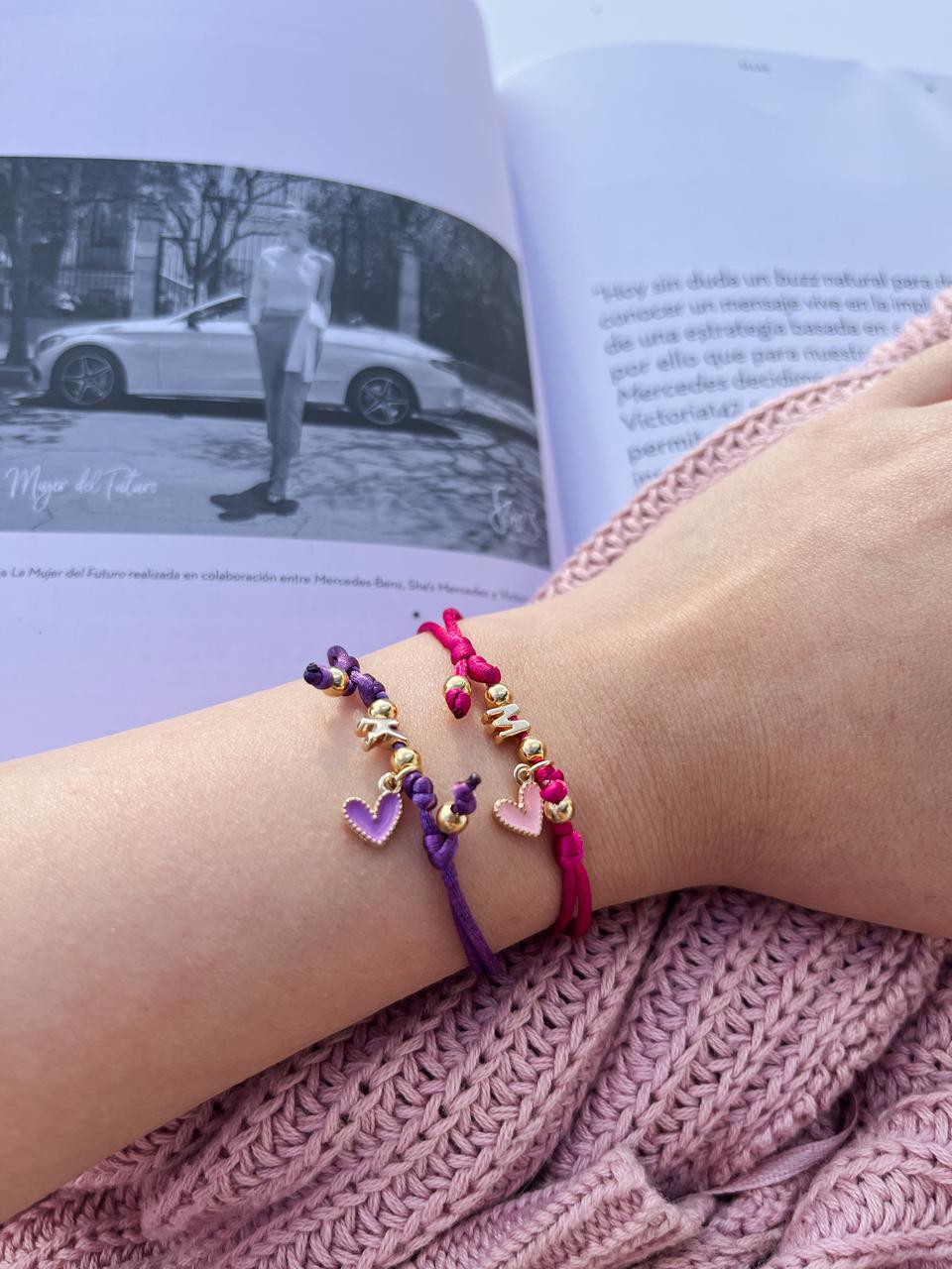 Pulsera con mini inicial